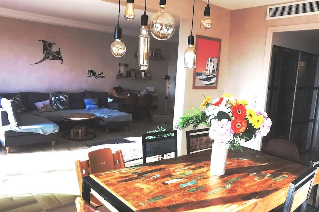 Appartement Nice Centre Vue Mer Avec Piscine Pour Famille, Couple D'Amis Pas De Groupes De Jeunes Autorises Exteriör bild